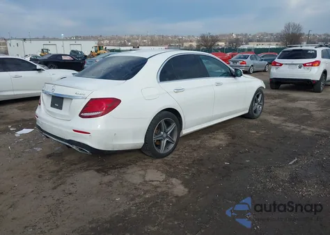 2017 Mercedes-Benz E 300 4Matic z USA, uszkodzony, nr VIN WDDZF4KB8HA060518